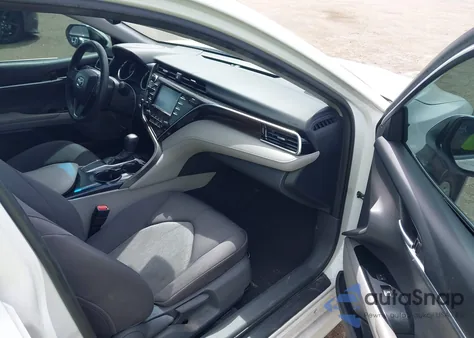 2018 Toyota Camry Le из США, поврежденный, VIN 4T1B11HK3JU017687